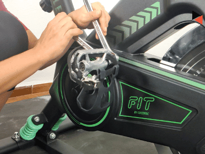 Cambiar pedales bici spinning (5)